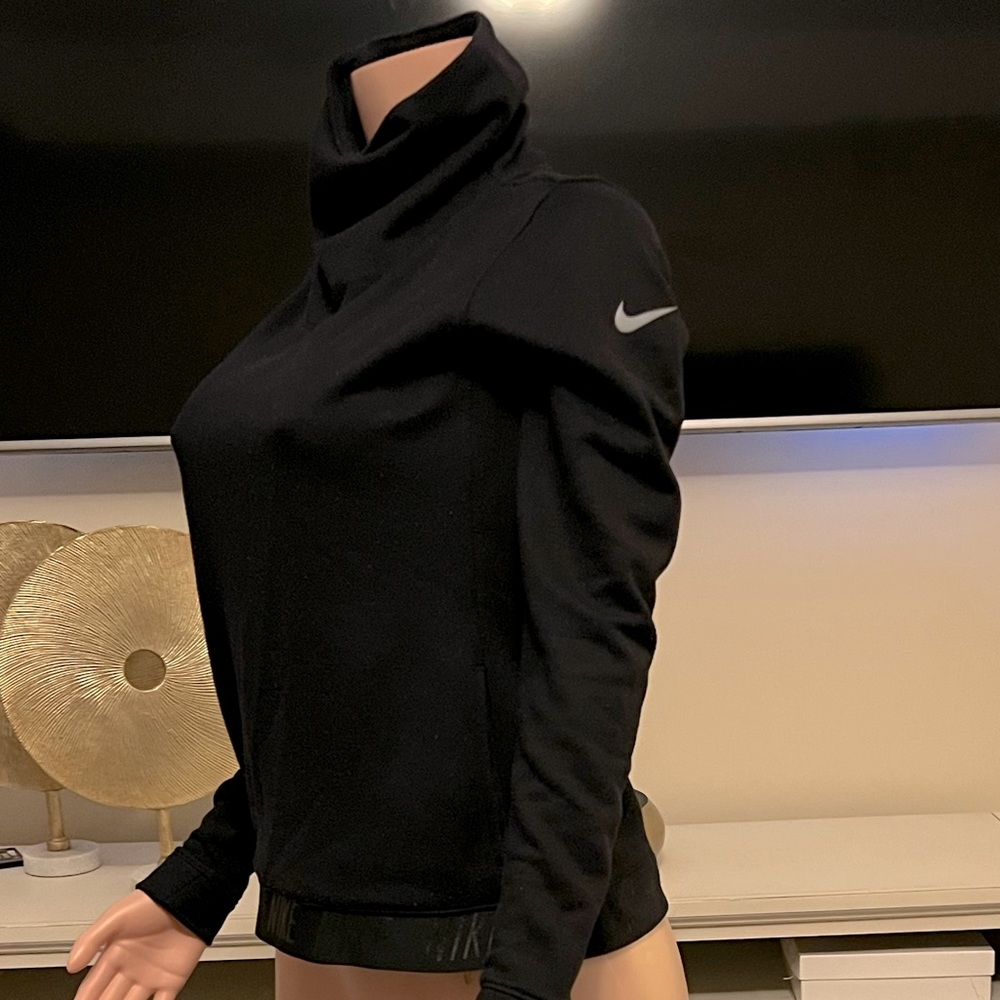 Nike Dri-Fit Sweater. High Neck.  Great Fit! Size XS.
